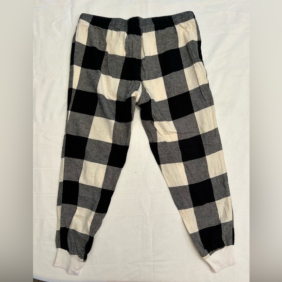 Old Navy plaid pajama joggers, size small - Picture 6 of 6